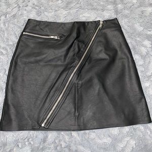 Kendall and Kylie faux leather mini skirt